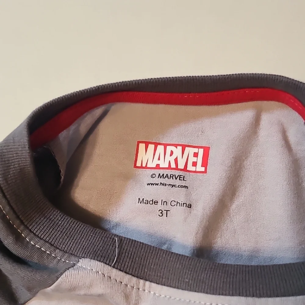 Marvel Avengers Boys Gray Tee EUC Size 3T